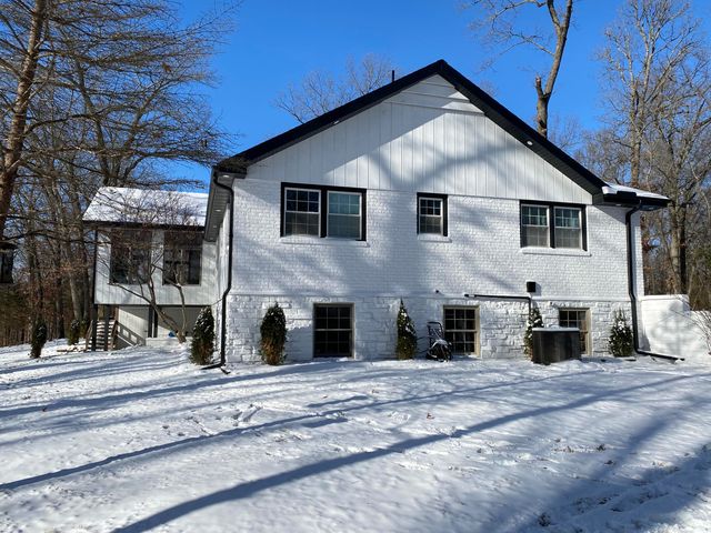 2352 S Valley View Lane, Springfield, MO 65809