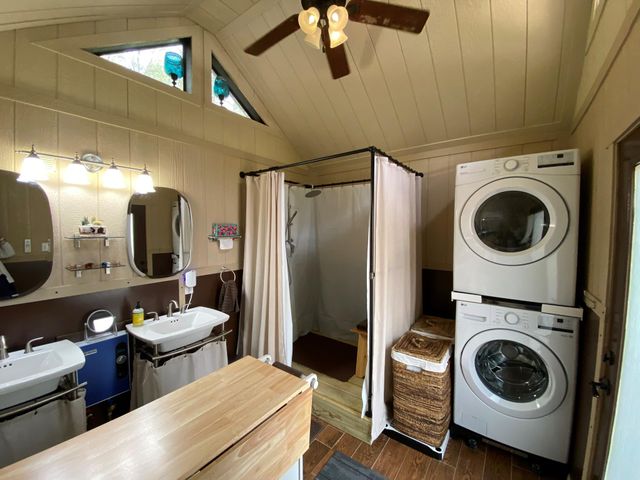 201 Davis Hill, Cleveland, TX 77327