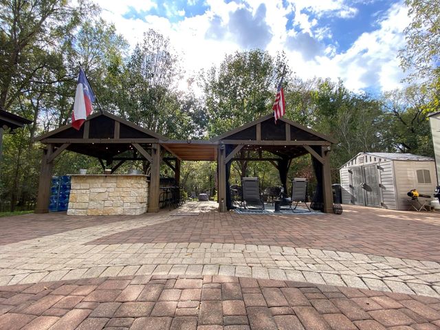 201 Davis Hill, Cleveland, TX 77327