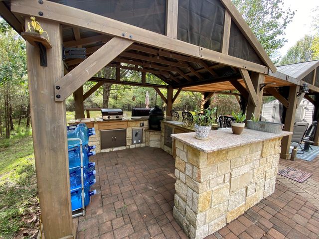 201 Davis Hill, Cleveland, TX 77327