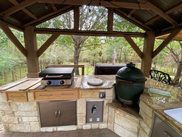 201 Davis Hill, Cleveland, TX 77327