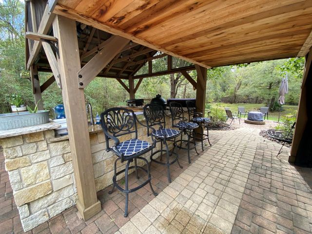 201 Davis Hill, Cleveland, TX 77327