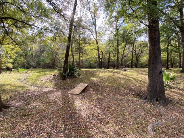 201 Davis Hill, Cleveland, TX 77327