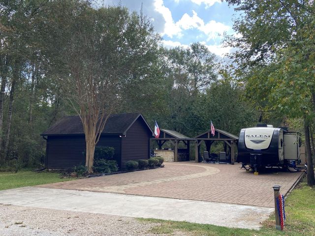 201 Davis Hill, Cleveland, TX 77327