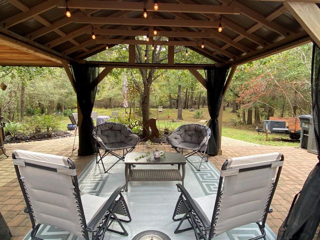 201 Davis Hill, Cleveland, TX 77327