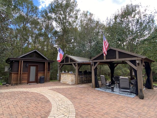 201 Davis Hill, Cleveland, TX 77327