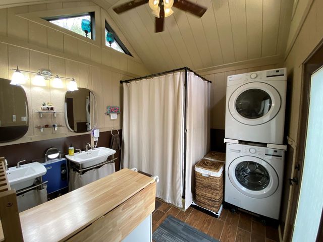 201 Davis Hill, Cleveland, TX 77327