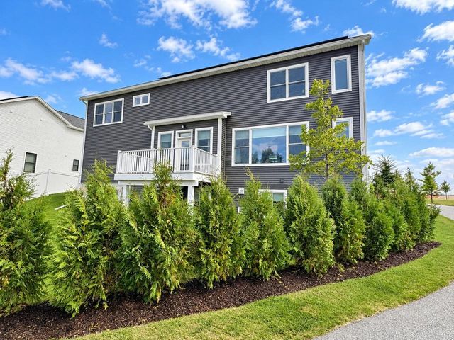 27 Leo Lane, South Burlington, VT 05403