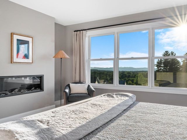 27 Leo Lane, South Burlington, VT 05403