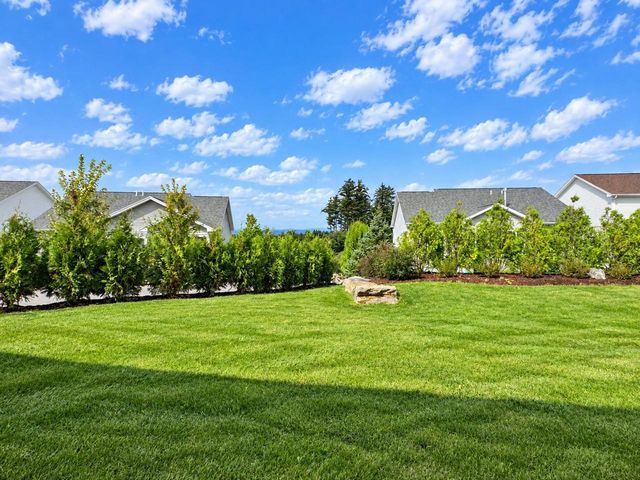 27 Leo Lane, South Burlington, VT 05403