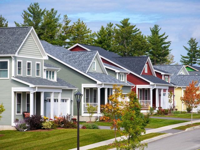 27 Leo Lane, South Burlington, VT 05403