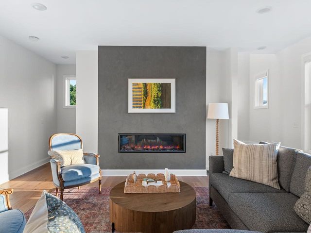 27 Leo Lane, South Burlington, VT 05403