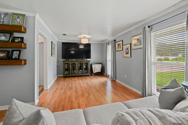 5638 Cypress St, St Francisville, LA 70775