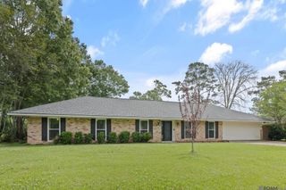 5638 Cypress St, St Francisville, LA 70775