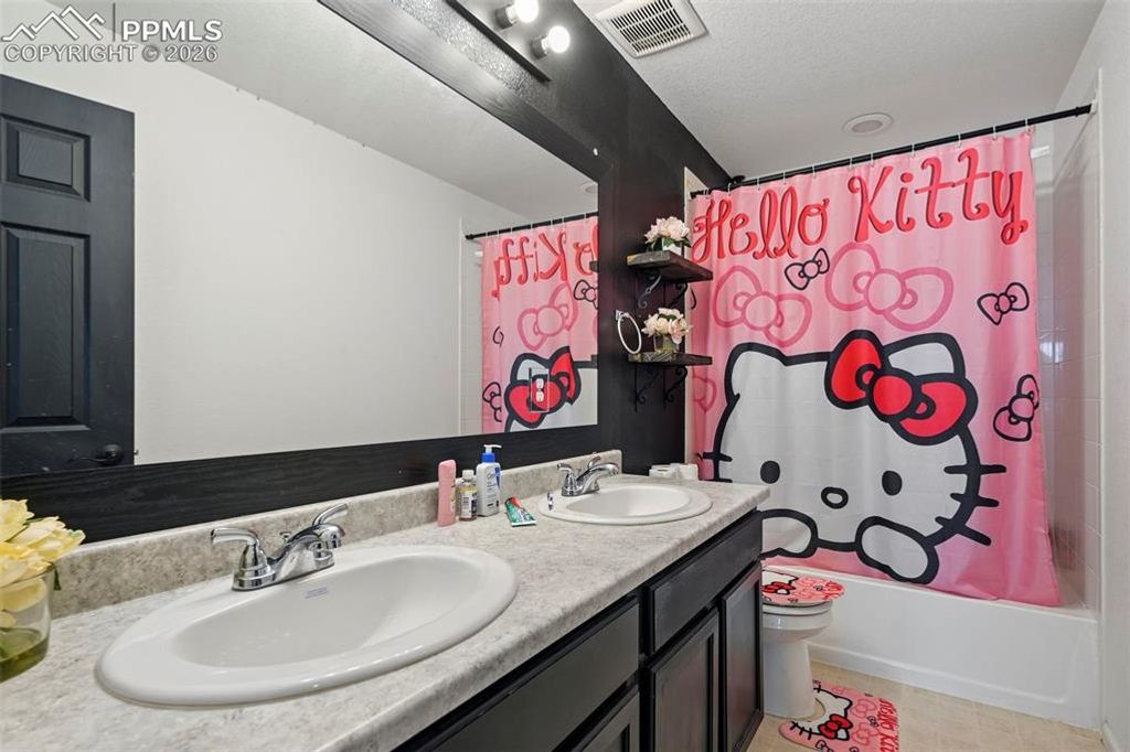 Image 30 of property listing at 8177 Buffalo Horn Drive, Colorado Springs, CO 80925