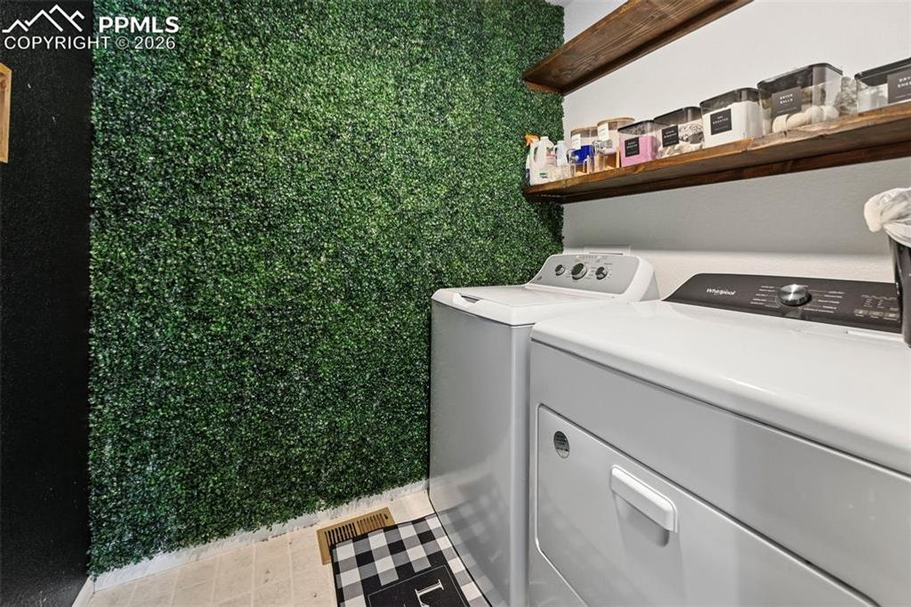 Image 36 of property listing at 8177 Buffalo Horn Drive, Colorado Springs, CO 80925