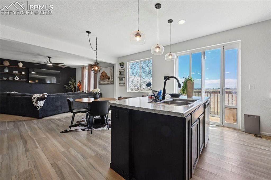 Image 6 of property listing at 8177 Buffalo Horn Drive, Colorado Springs, CO 80925