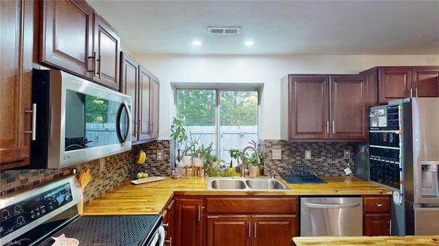 2437 Rockwater CIR, Virginia Beach, VA 23456