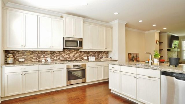 6534 Marlowe Gren Way, Suwanee, GA 30024