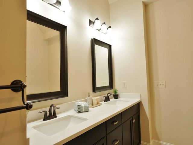 6534 Marlowe Gren Way, Suwanee, GA 30024