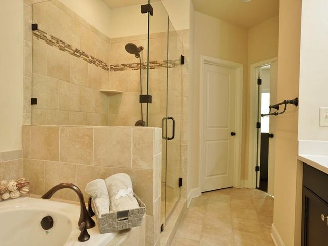 6534 Marlowe Gren Way, Suwanee, GA 30024