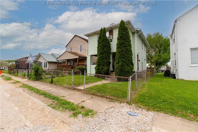 311 18th Street, Dunbar, WV 25064