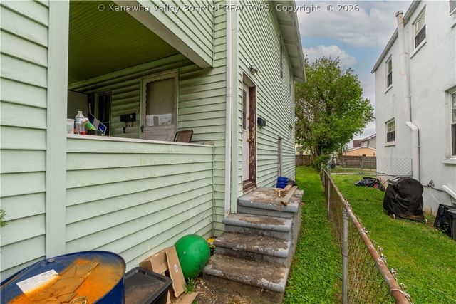311 18th Street, Dunbar, WV 25064