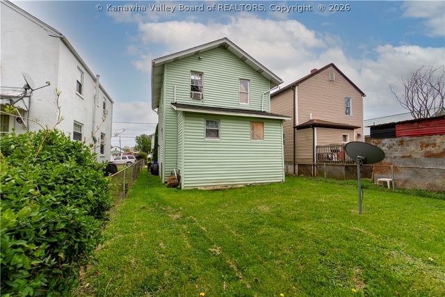 311 18th Street, Dunbar, WV 25064