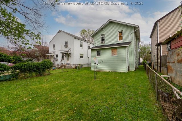 311 18th Street, Dunbar, WV 25064