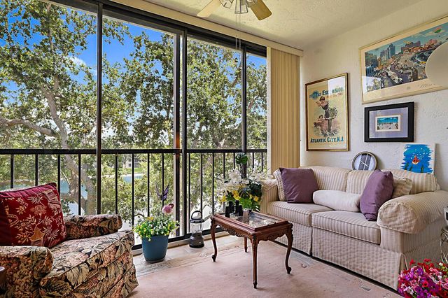 6037 Pointe Regal Circle 403, Delray Beach, FL 33484