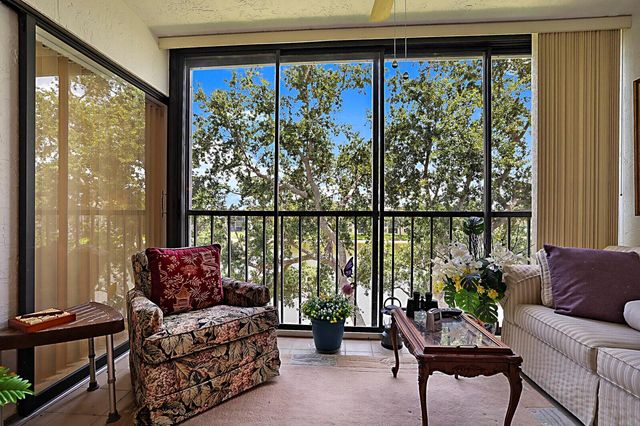 6037 Pointe Regal Circle 403, Delray Beach, FL 33484