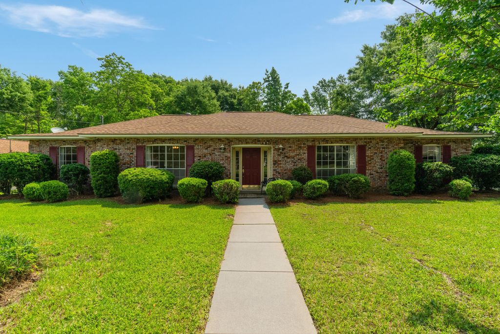 1212 Marie St., Hattiesburg, MS 39402