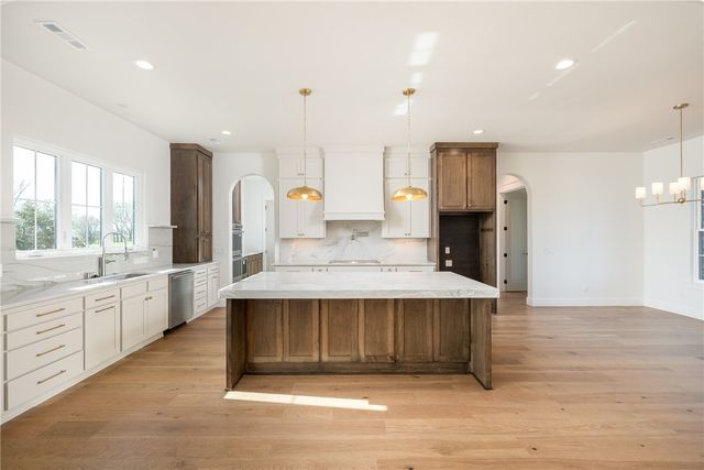 18488 Lake Sequoyah Road, Fayetteville, AR 72701