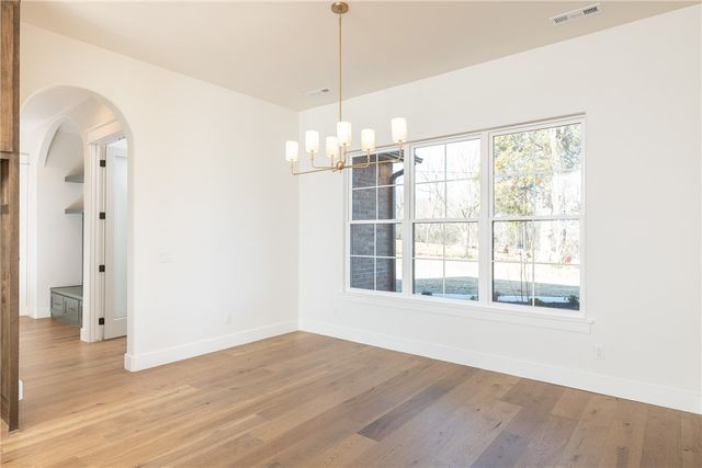 18488 Lake Sequoyah Road, Fayetteville, AR 72701