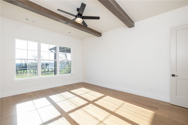 18488 Lake Sequoyah Road, Fayetteville, AR 72701