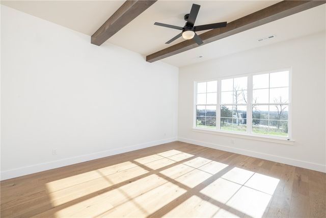 18488 Lake Sequoyah Road, Fayetteville, AR 72701