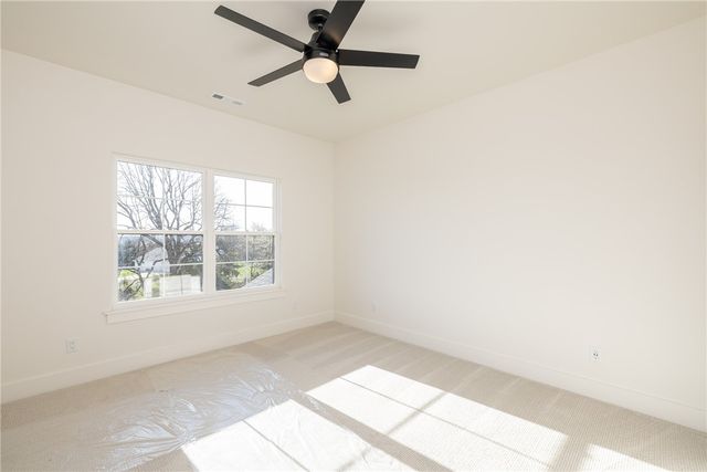 18488 Lake Sequoyah Road, Fayetteville, AR 72701