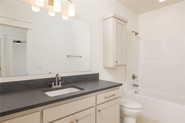 18488 Lake Sequoyah Road, Fayetteville, AR 72701