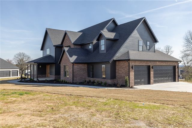 18488 Lake Sequoyah Road, Fayetteville, AR 72701