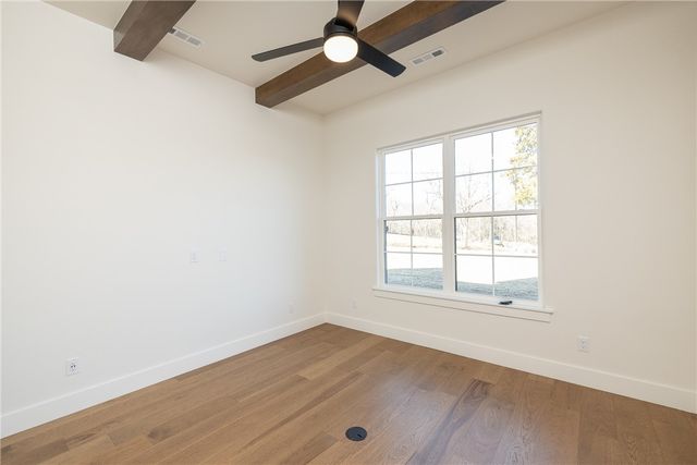 18488 Lake Sequoyah Road, Fayetteville, AR 72701