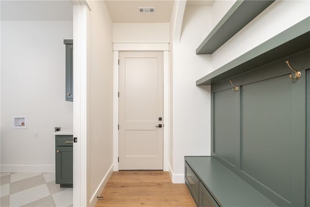 18488 Lake Sequoyah Road, Fayetteville, AR 72701