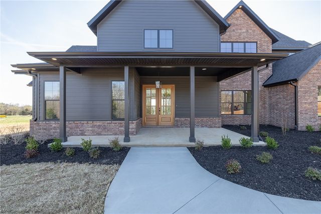 18488 Lake Sequoyah Road, Fayetteville, AR 72701