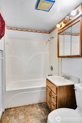 12037 S 64th Avenue, Seattle, WA 98178