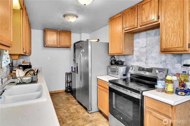 12037 S 64th Avenue, Seattle, WA 98178