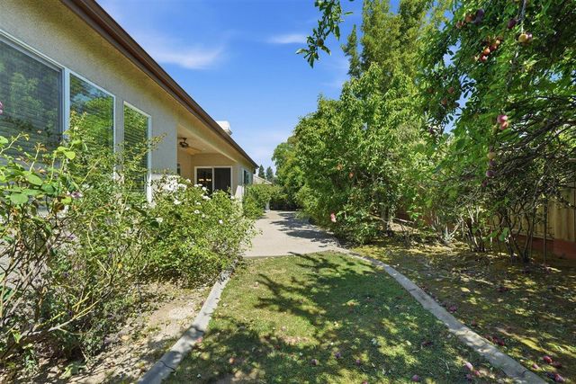 4129 Poppleton Way, Carmichael, CA 95608