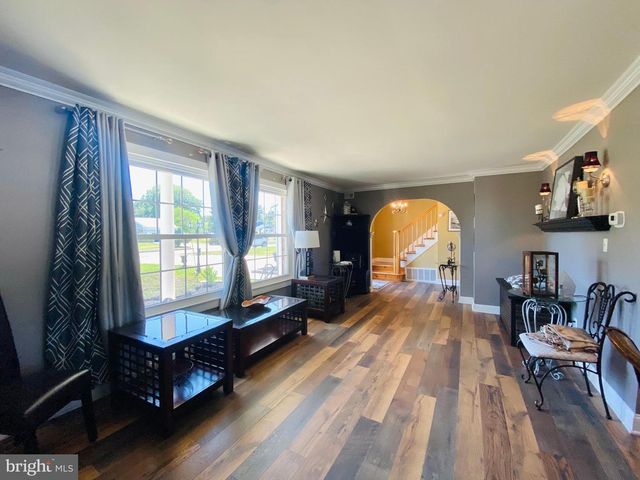 327 BARCELONA DR, Toms River, NJ 08753