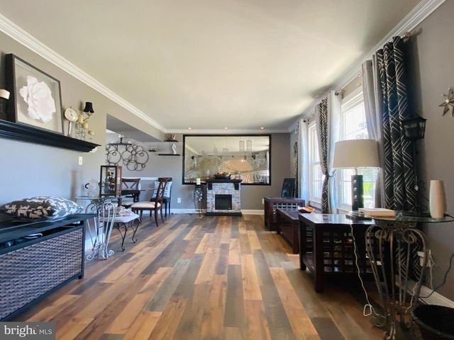 327 BARCELONA DR, Toms River, NJ 08753