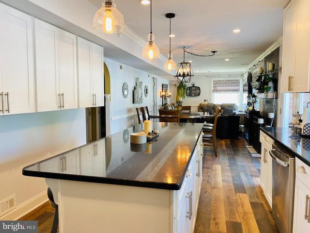 327 BARCELONA DR, Toms River, NJ 08753