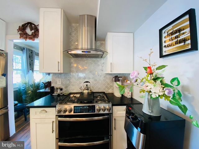 327 BARCELONA DR, Toms River, NJ 08753