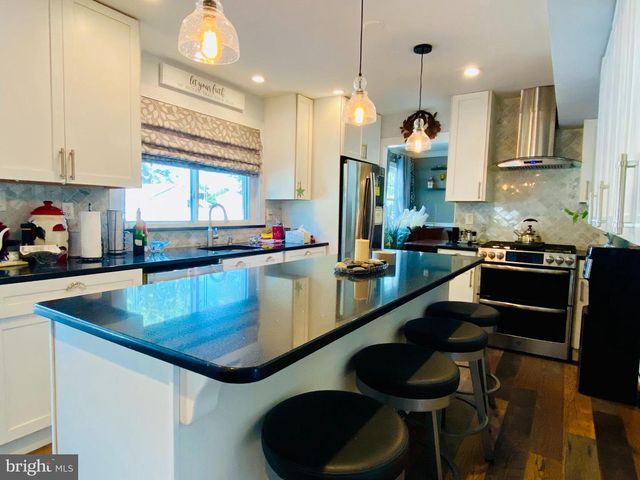 327 BARCELONA DR, Toms River, NJ 08753